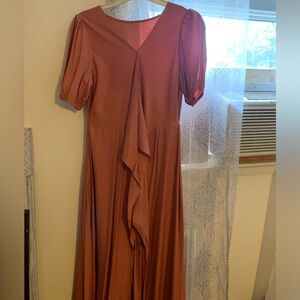 Maxi dress with sleeves